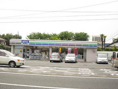 Convenience store. Three F Kawasaki southern market before store up (convenience store) 424m