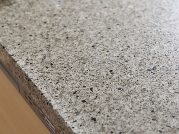 Kitchen.  [Fiore Stone kitchen counter] Luxury artificial stone, which is composed of 93% quartz (quartz). moisture ・ Difficult oil permeates, Strong it features also hygienic and dirt and scratches.