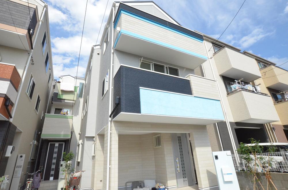 Local appearance photo. Local (10 May 2013) Shooting