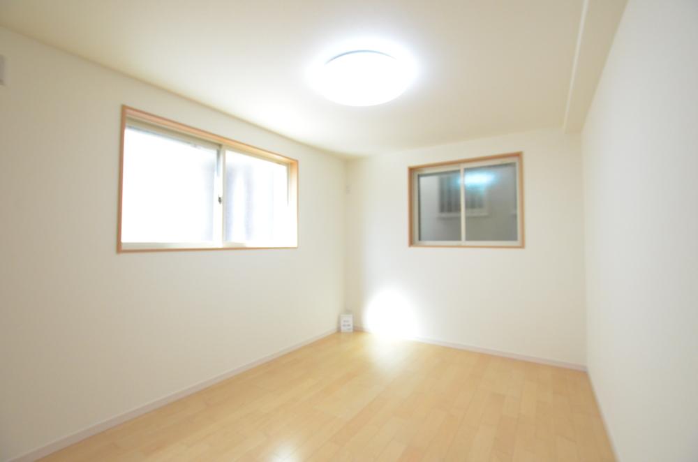 Non-living room. Indoor (10 May 2013) Shooting