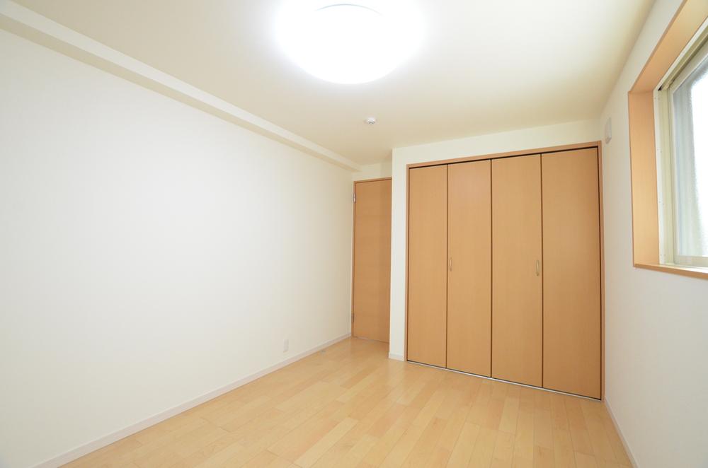 Non-living room. Indoor (10 May 2013) Shooting