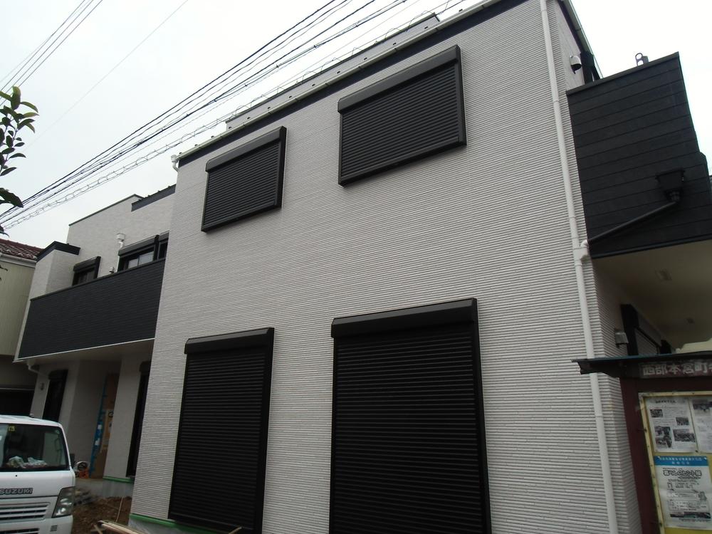 Local appearance photo. Local (11 May 2013) Shooting