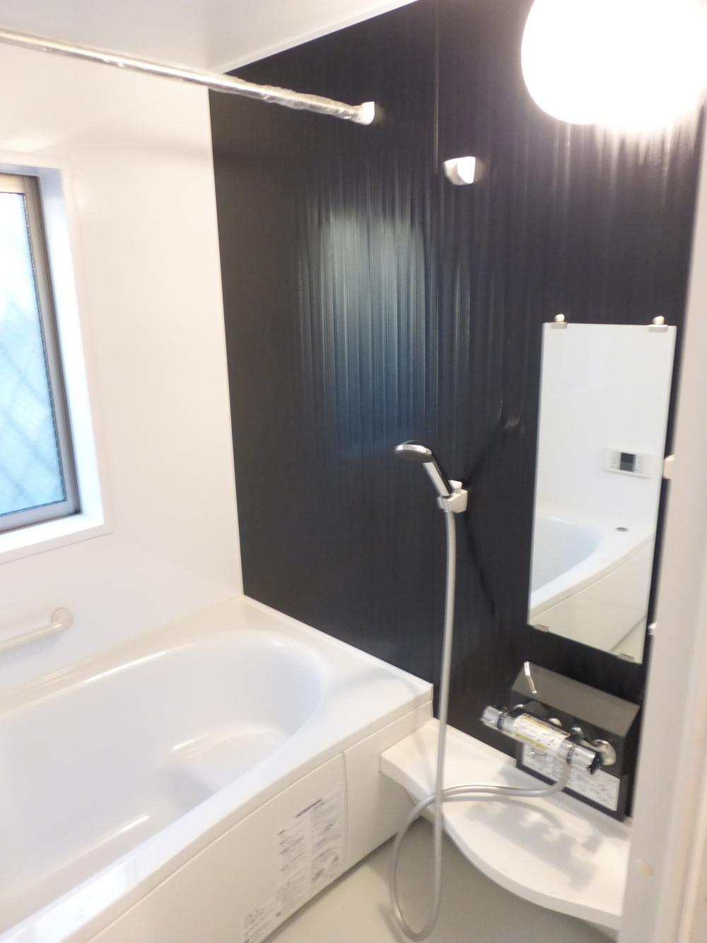 Bathroom. Building 2 Indoor (December 5, 2013) Shooting