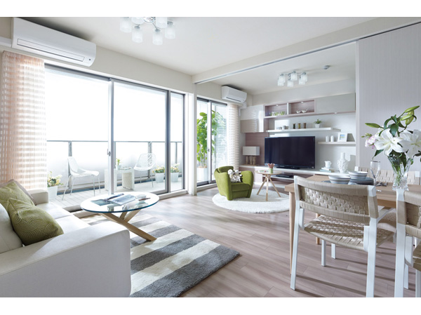 Living.  [living ・ dining] living ・ Dining and Western-style between the, Adopt a flexible partition that can produce a free dwelling how to fit the lifestyle. Or produce a space for children to play freely, You can also to private room depending on the scene. ( ◆ )