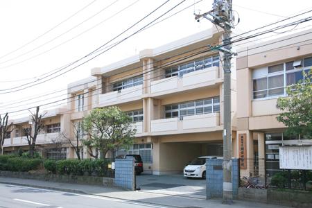 Junior high school. 996m to Yokohama Municipal Shiota Junior High School