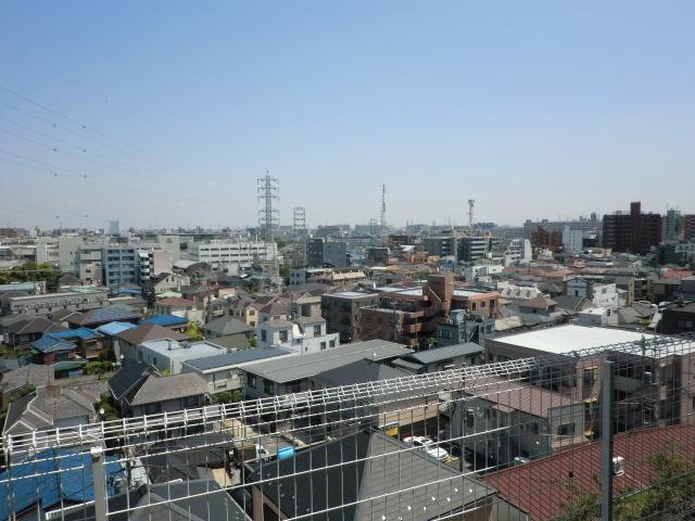 View photos from the dwelling unit. The first floor of a southeast direction view from the LDK (4 May 2013) Shooting