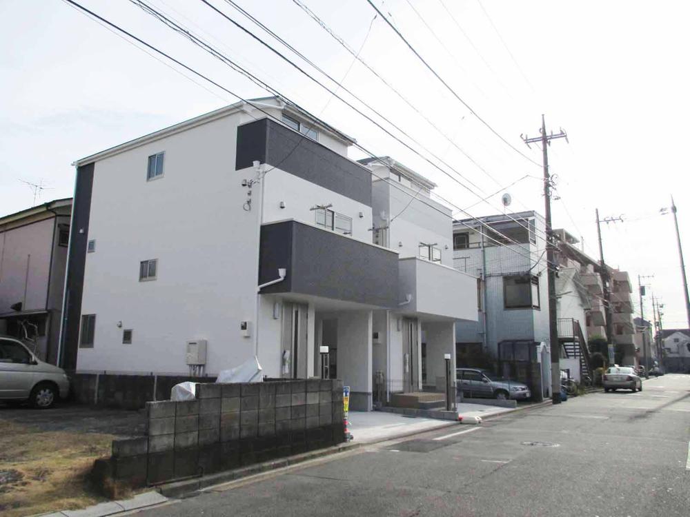 Local photos, including front road. Local (12 May 2013) Shooting