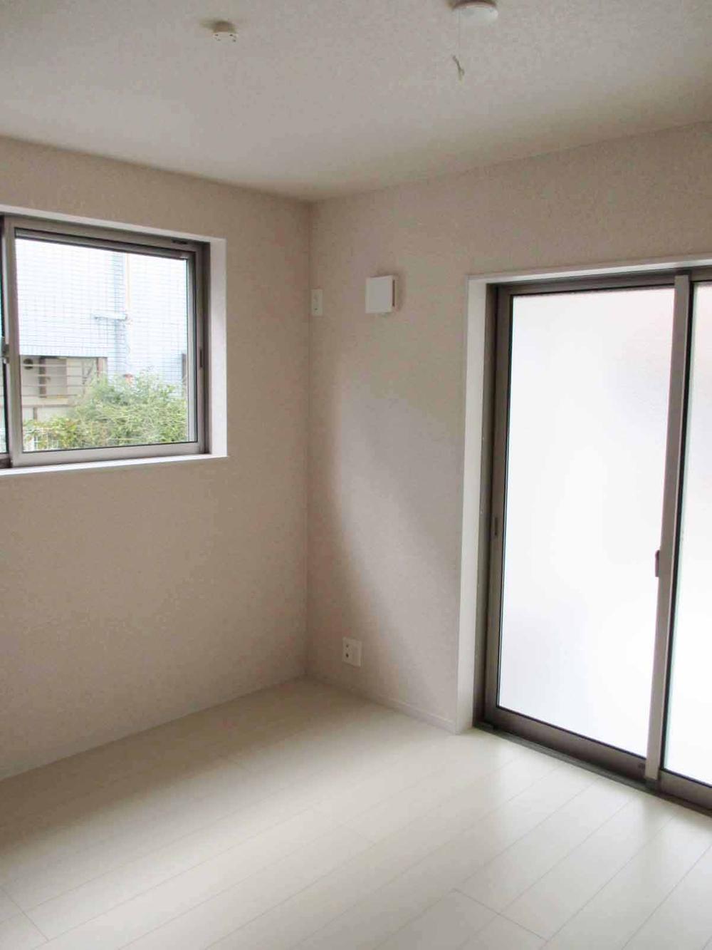 Non-living room. Indoor (12 May 2013) Shooting