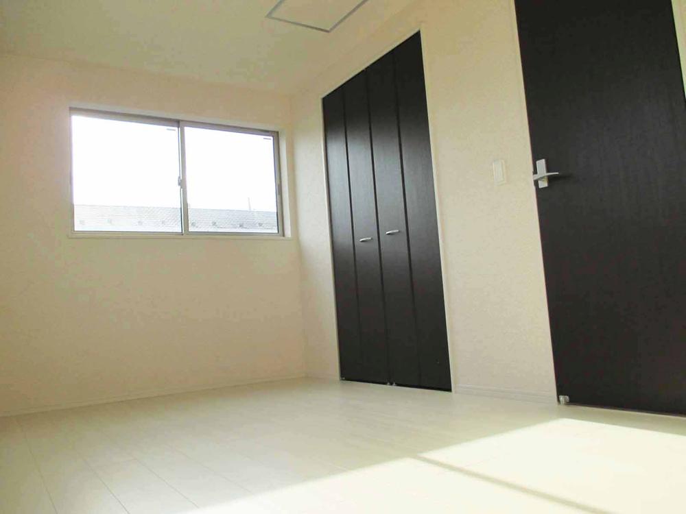 Non-living room. Indoor (12 May 2013) Shooting