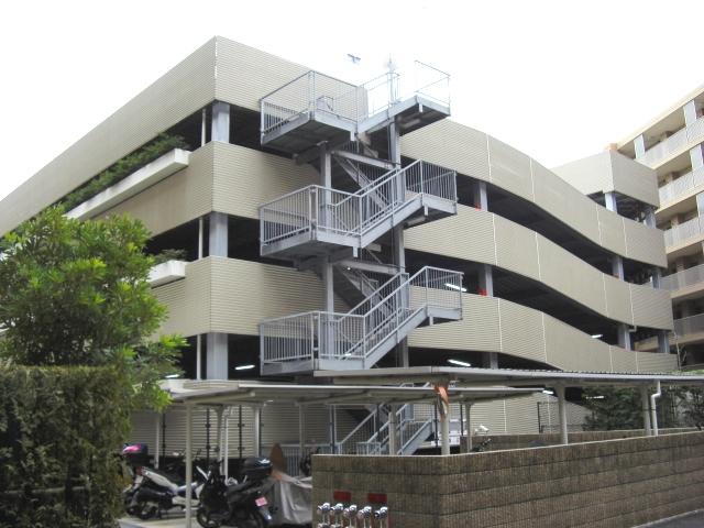 Parking lot. Common areas (parking structure)