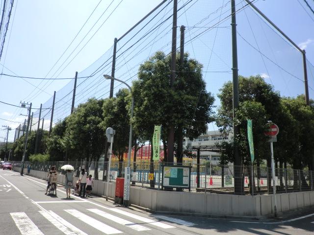 Other. Market Elementary School About 410M