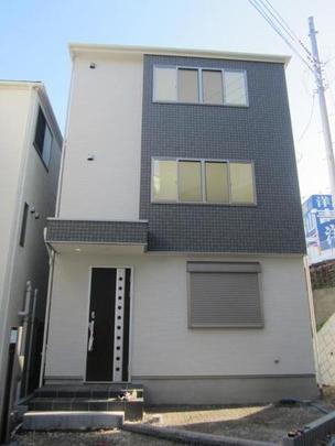 Local appearance photo. Exterior 1 (2013 October shooting)