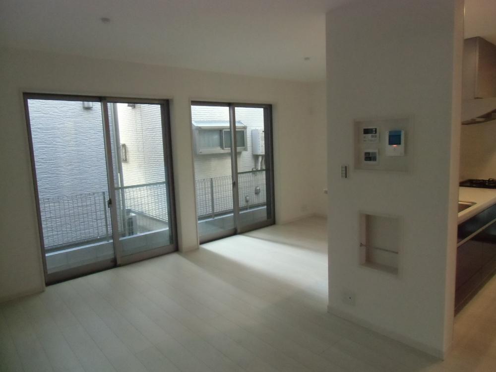 Living. Floor heating installation of the feet feel warm!