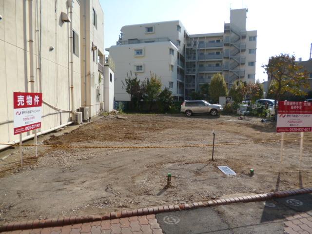 Local photos, including front road. Local (12 May 2013) Shooting