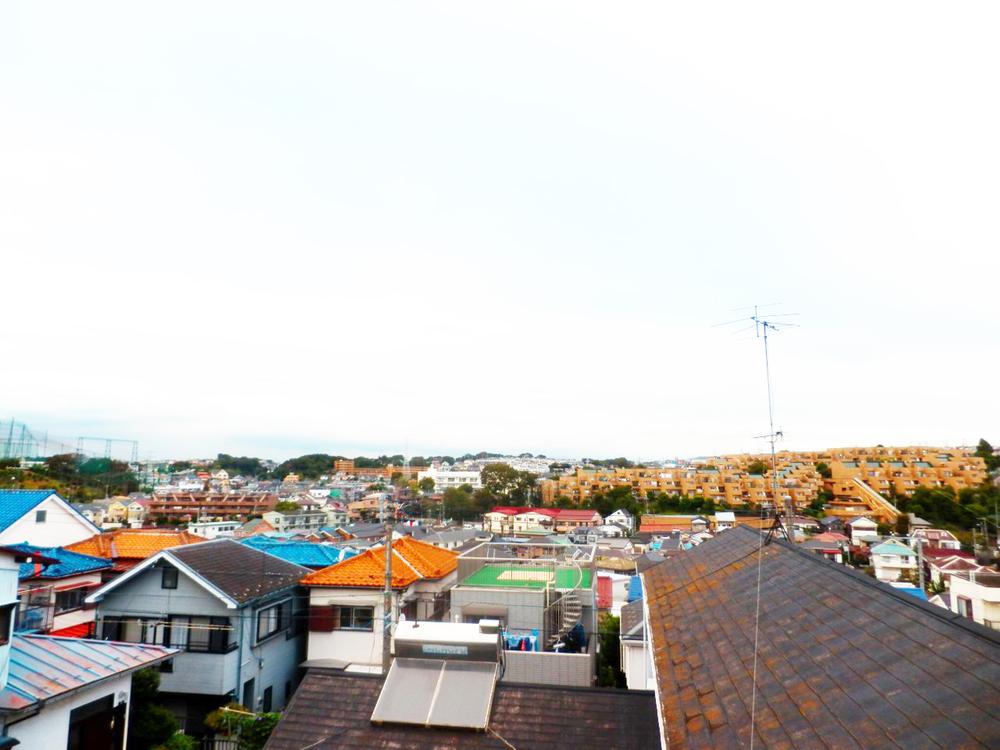View photos from the dwelling unit. View from the dwelling unit (December 2013) Shooting