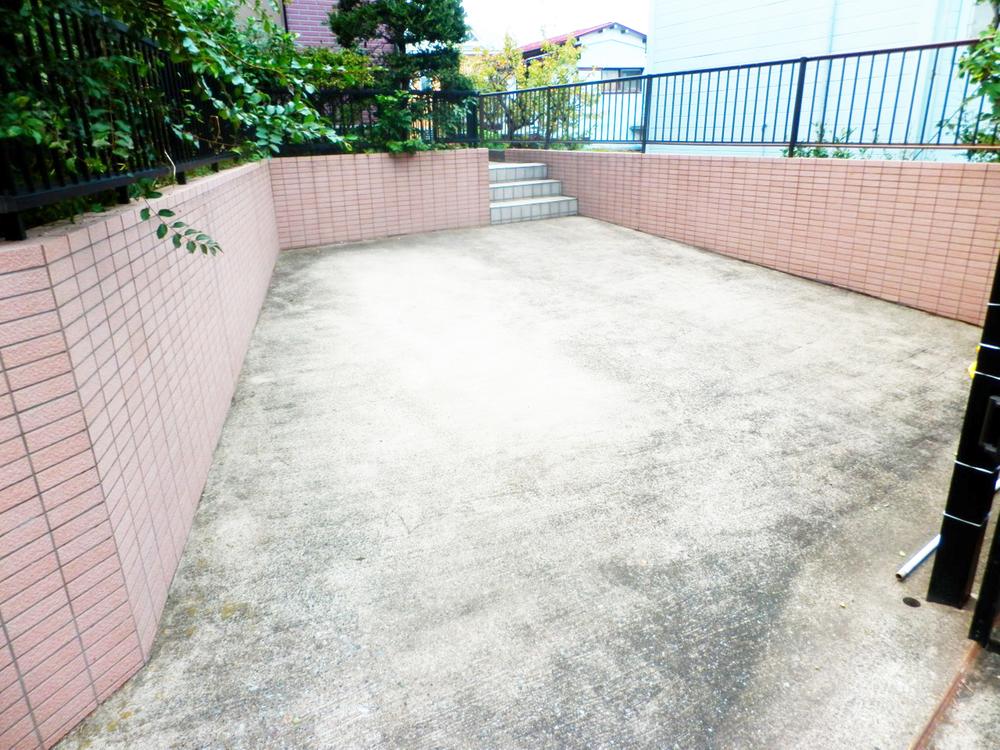 Parking lot. Car space (12 May 2013) Shooting