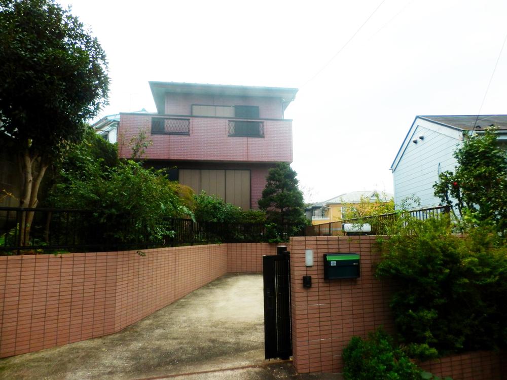 Car space is spacious with 2 cars! Site is a garden with 4LDK of the spacious 63 square meters! August because the renovation of pre-2013 is very beautiful (December 2013) Shooting