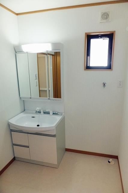 Wash basin, toilet. Shower faucet ・ A Building (2013 December 15) shooting