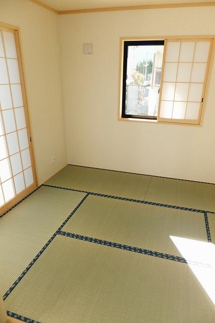 Non-living room. A Building (2013 December 15) shooting