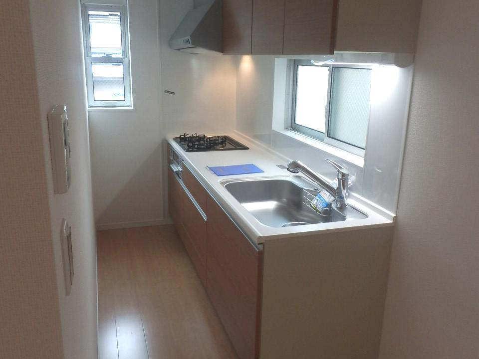 Same specifications photo (kitchen). kitchen The company specification example System kitchen shine in the top light