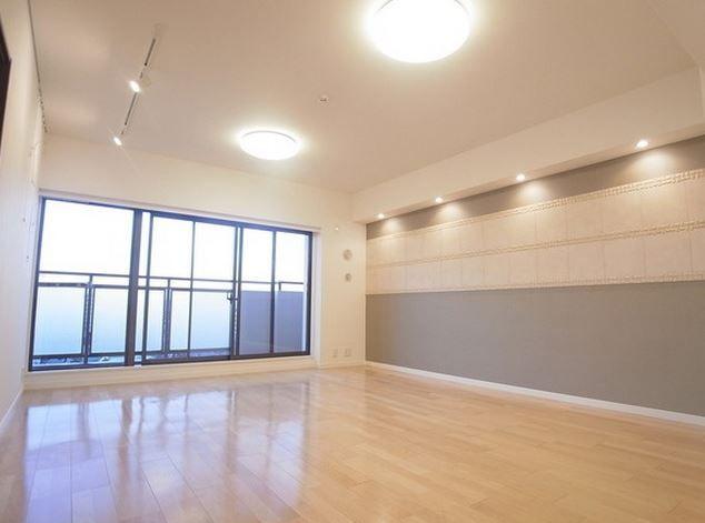 Local appearance photo. Living is.