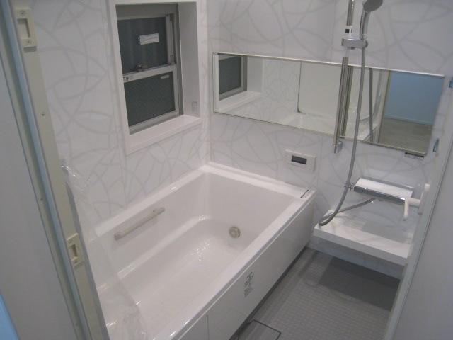 Bathroom. Indoor (11 May 2013) Shooting