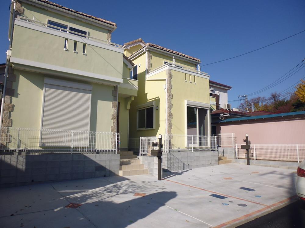 Local appearance photo. Local shooting