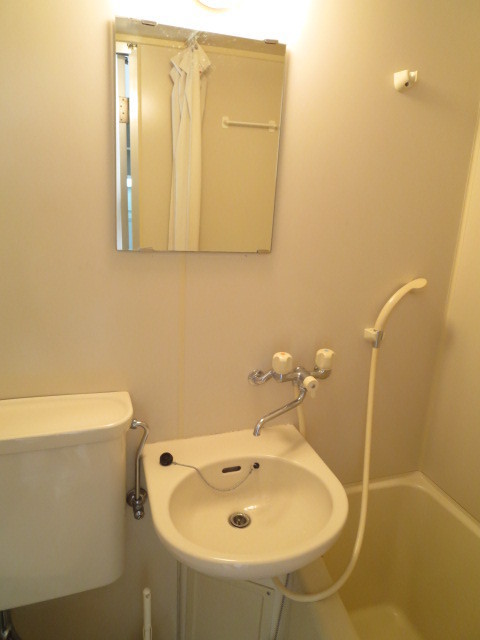 Washroom.  ☆ Basin space ☆ 