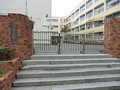 Primary school. 843m to Yokohama Municipal Komaoka Elementary School