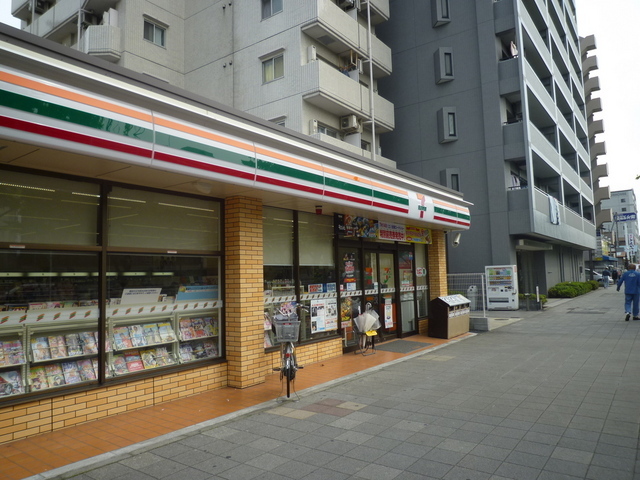 Convenience store. 20m until the Seven-Eleven (convenience store)