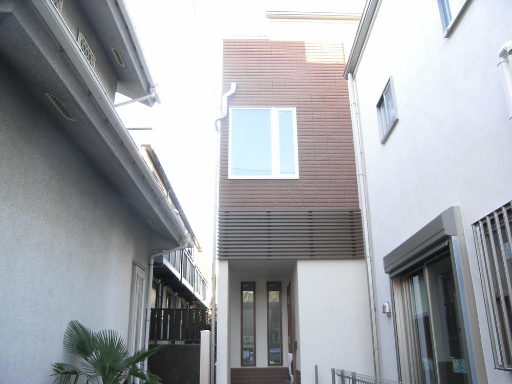 Local appearance photo. Local (11 May 2013) Shooting