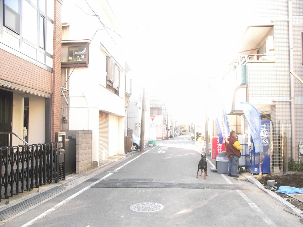 Local photos, including front road. Local (11 May 2013) Shooting