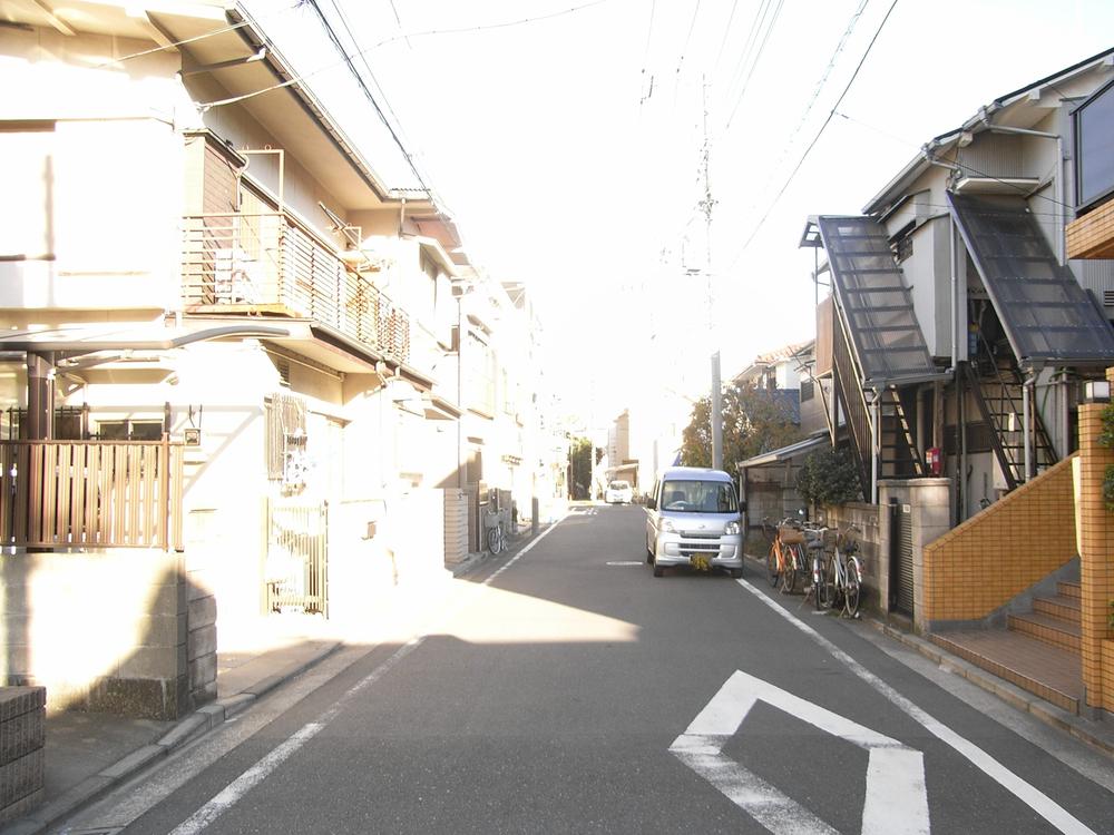 Local photos, including front road. Local (11 May 2013) Shooting