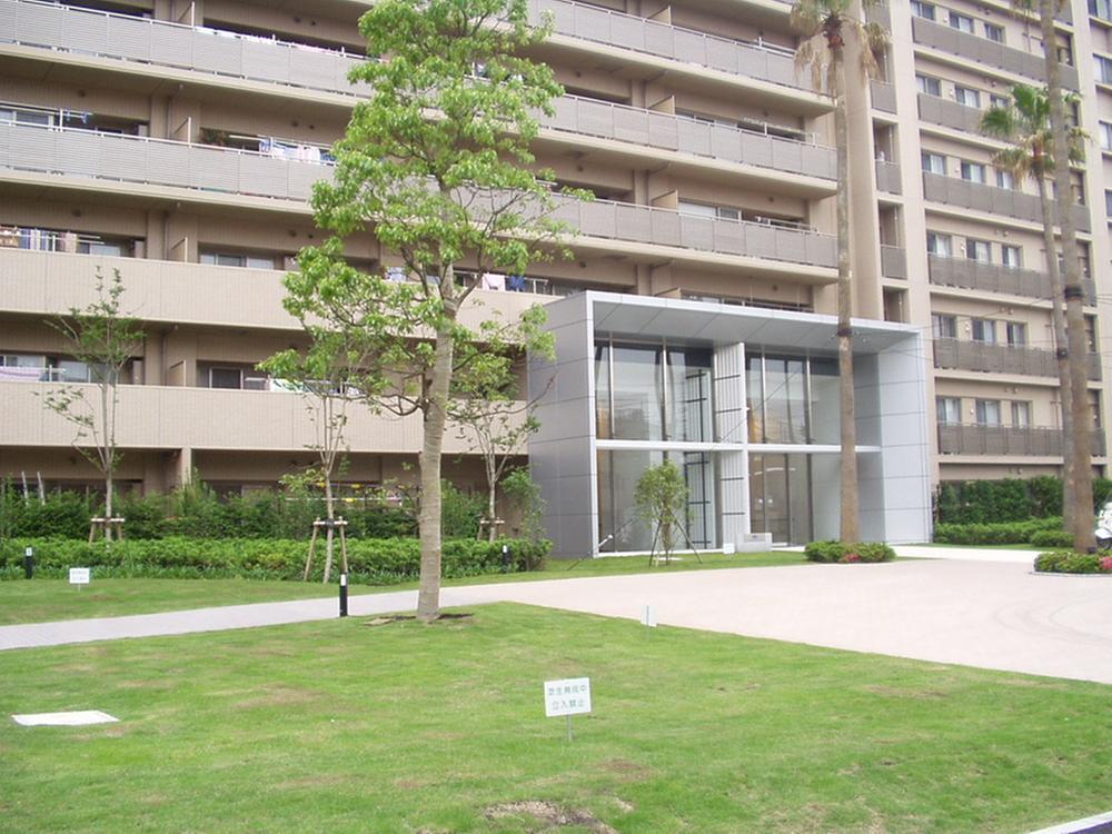 Entrance. Common areas