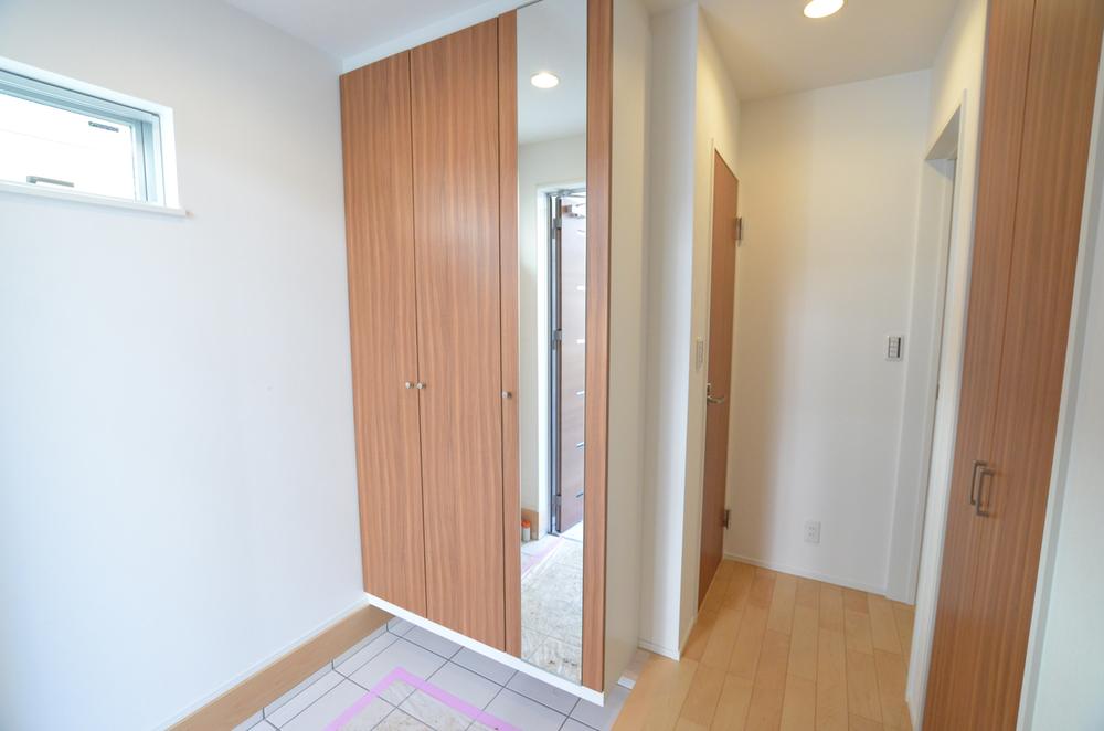 Entrance. Indoor (11 May 2013) Shooting