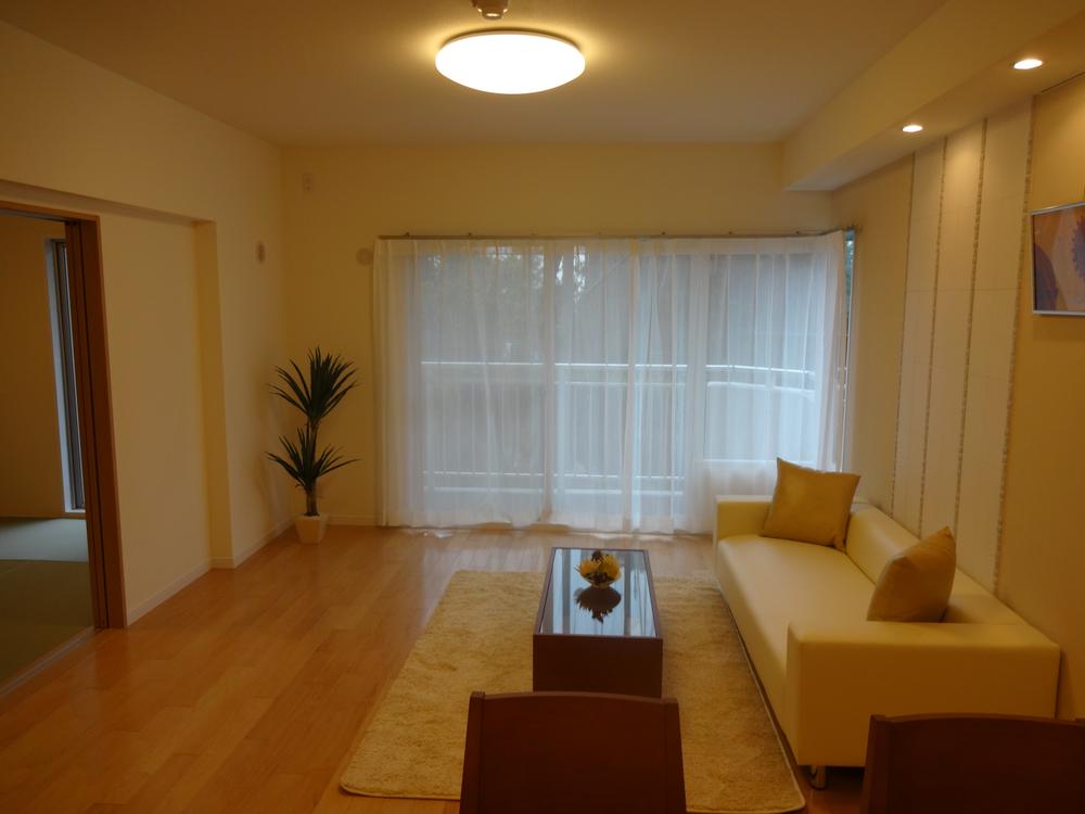 Living. South-facing living room!