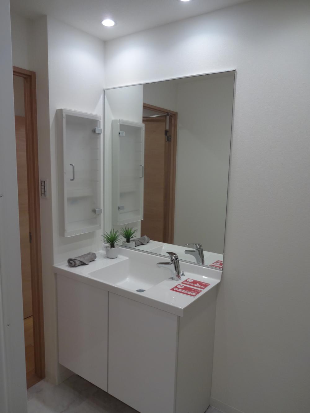 Wash basin, toilet. Washbasin of new