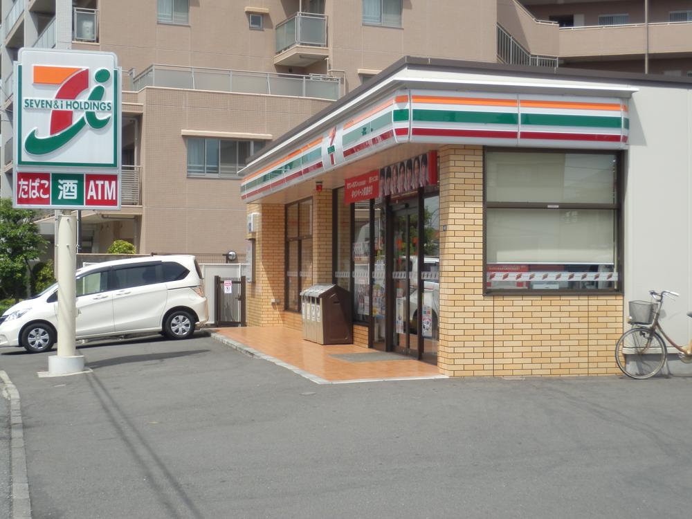 Other. Seven-Eleven Baba 5-chome (70 meters from the local)