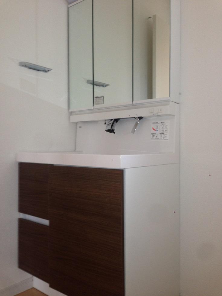 Wash basin, toilet. Indoor (September 2013) Shooting