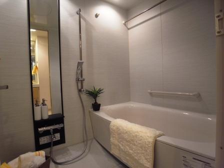 Bathroom. 1418 size ・ With bathroom ventilation dryer (November 2013) Shooting