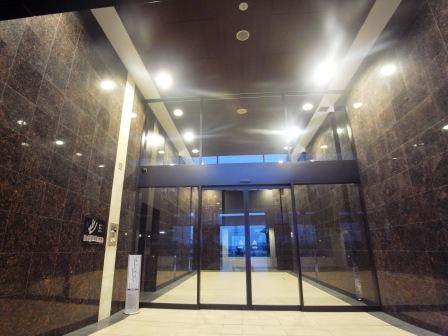 lobby. TV monitor auto with lock