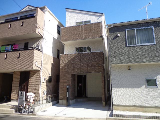 Local appearance photo. Local (2013 November shooting)