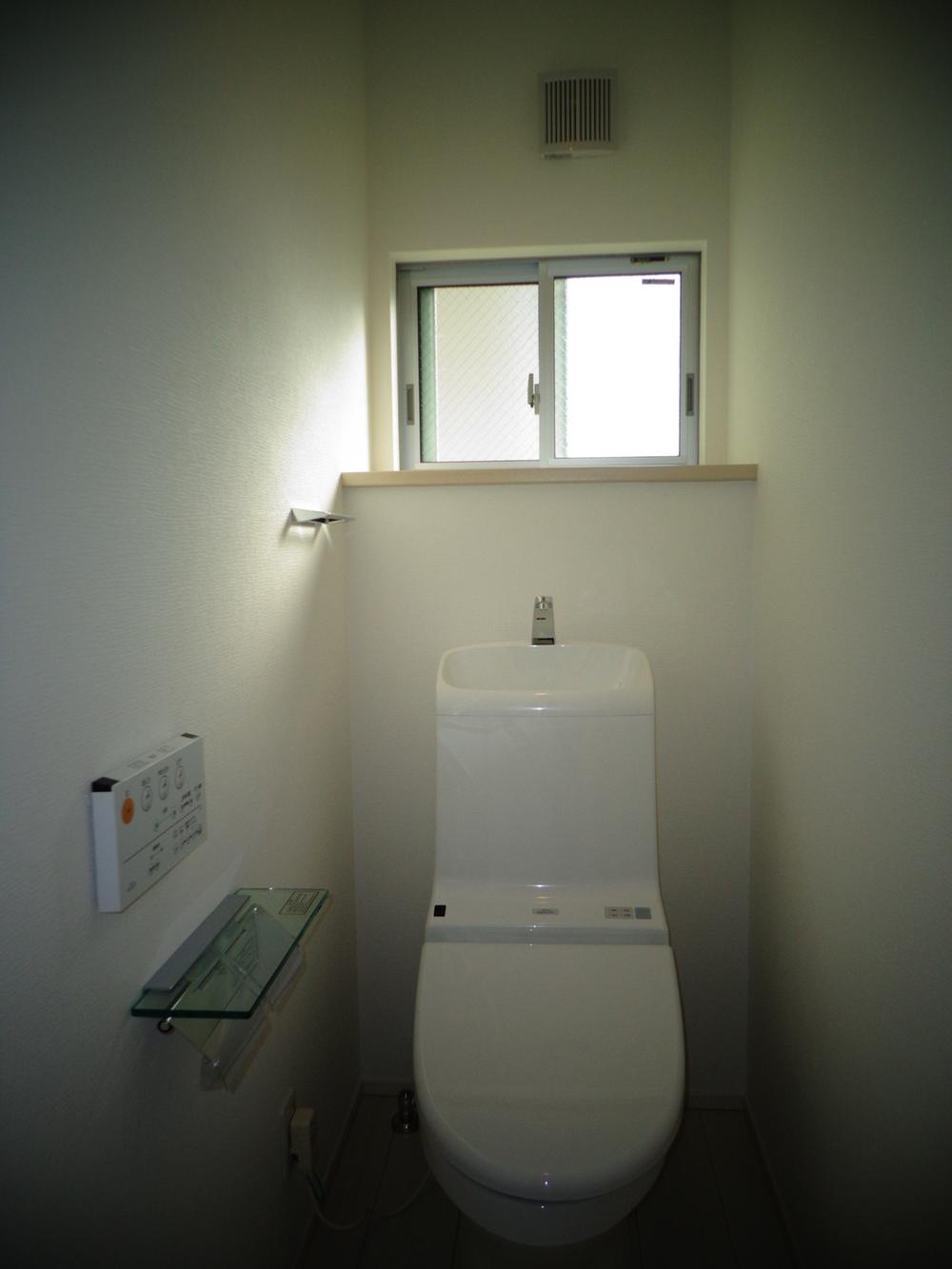 Toilet. The third floor toilet (2013 November shooting)