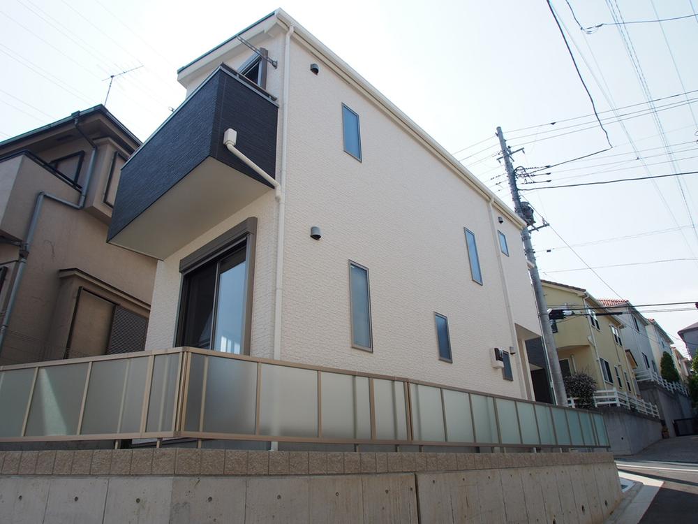 Local appearance photo. Local (12 May 2013) Shooting