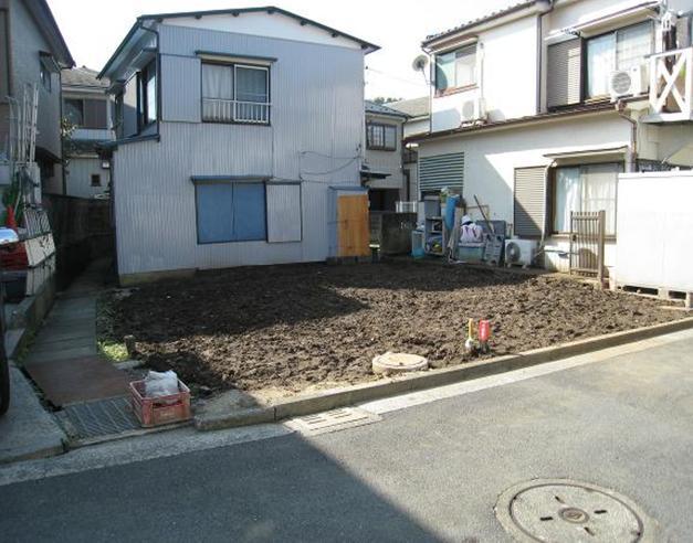 Local appearance photo. Local (12 May 2013) Shooting