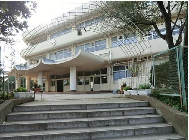 Junior high school. 1148m to Yokohama Municipal Kaminomiya junior high school