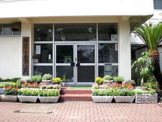 Primary school. Yokohama Municipal Sueyoshi to elementary school 350m