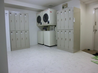 Other common areas. Clean laundry room ☆ 