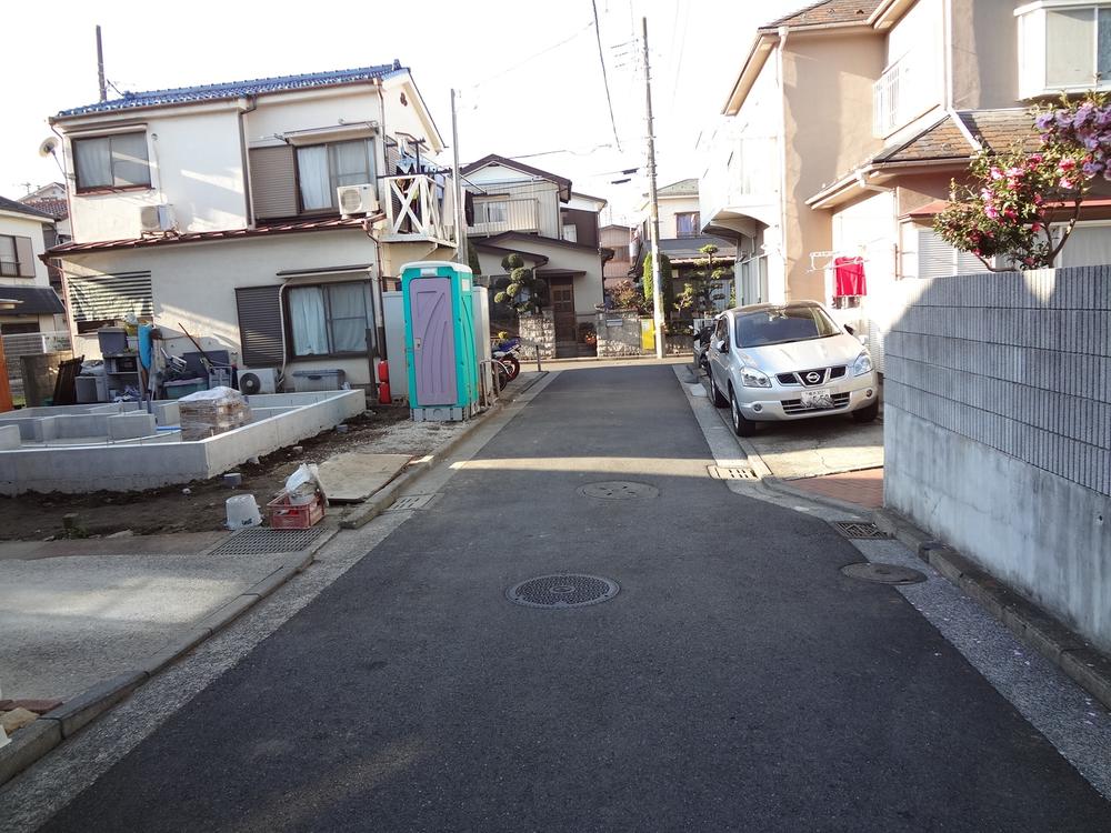 Local photos, including front road. Day ・ Ventilation good quiet residential area!