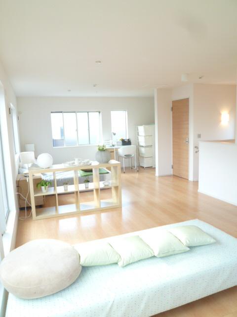 Non-living room. Indoor (September 2013) Shooting